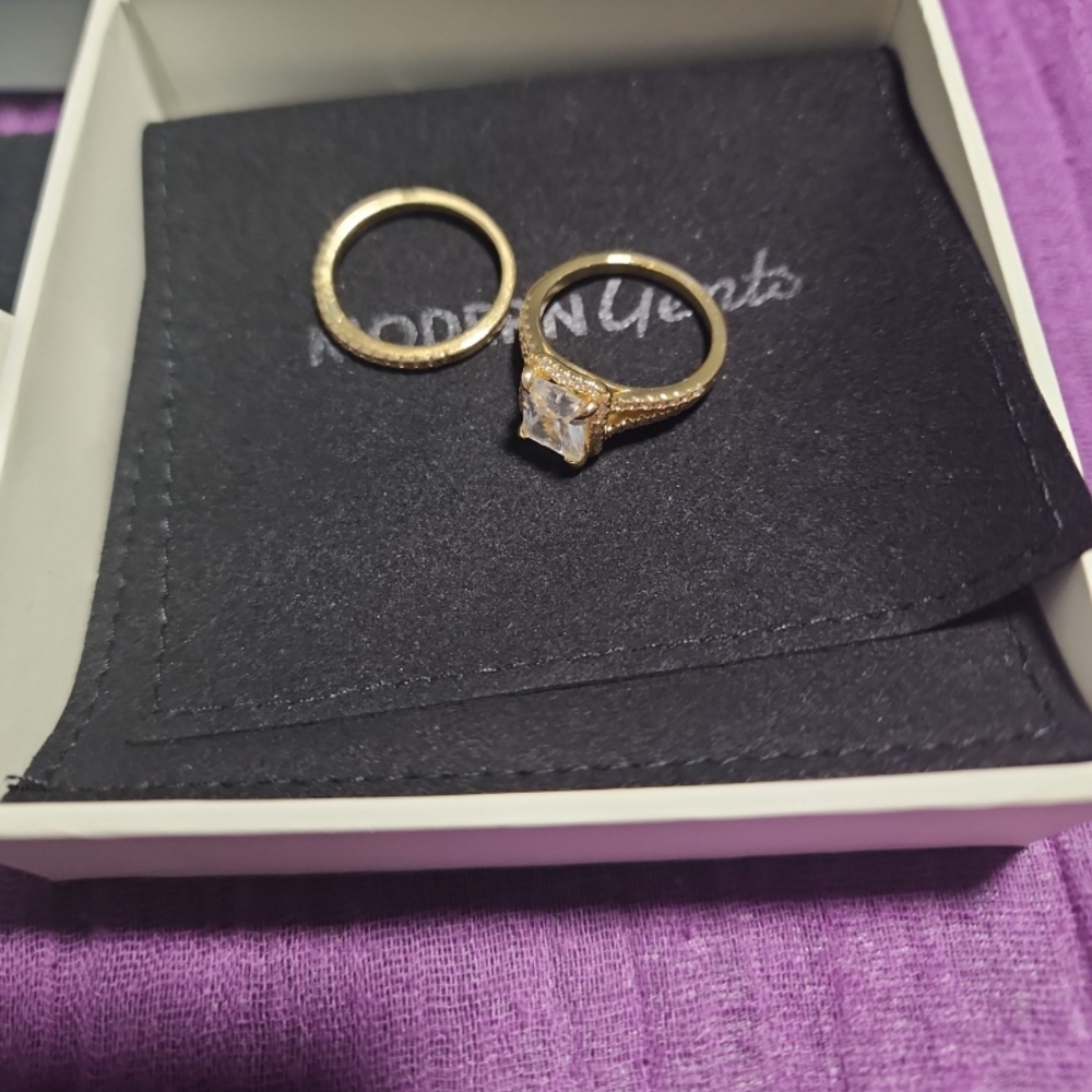 The EVELYN Modern Gents Gold Ring Set - Picture 5 of 7